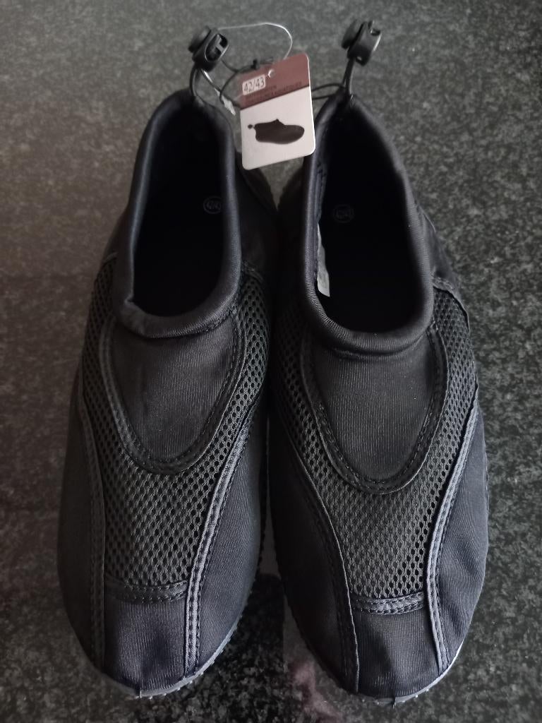 Waterschoenen, kleur zwart maat 42/43 spiksplinternieuw!!!, Zwart, Overige typen, Nieuw, Ophalen of Verzenden