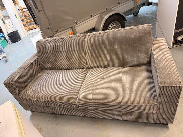 Grijze bank met ribstof, Ophalen, Gebruikt, Tweepersoons, 75 tot 100 cm