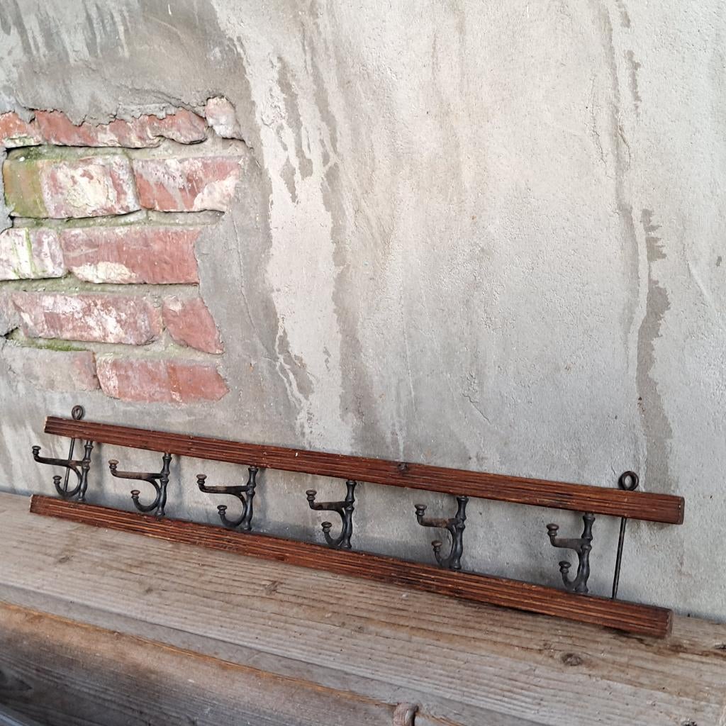 Brocante oude kapstok rekje met haken hout/metaal *Etage3*, Gebruikt, ., Ophalen of Verzenden, .