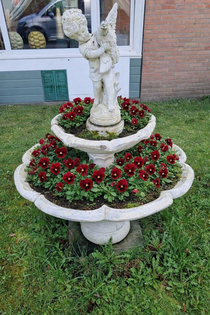 Grote bloembak fontein beton, Ophalen, Gebruikt, Beton, Fontein