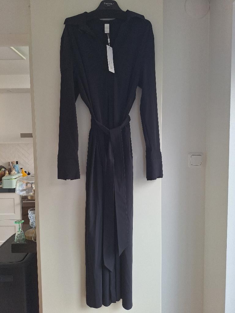 NIEUW! met kaartjes jurk Japan tky maat L, Kleding | Dames, Zwart, Ophalen of Verzenden, Zo goed als nieuw, Onder de knie