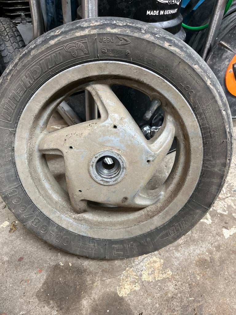 Piaggio Zip achterwiel met band, Ophalen of Verzenden, Gebruikt, Overige typen, Piaggio