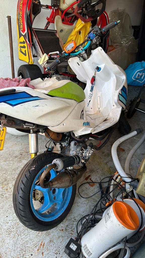 Circuit aerox full malossi, Ophalen, Zo goed als nieuw, Benzine, Aerox