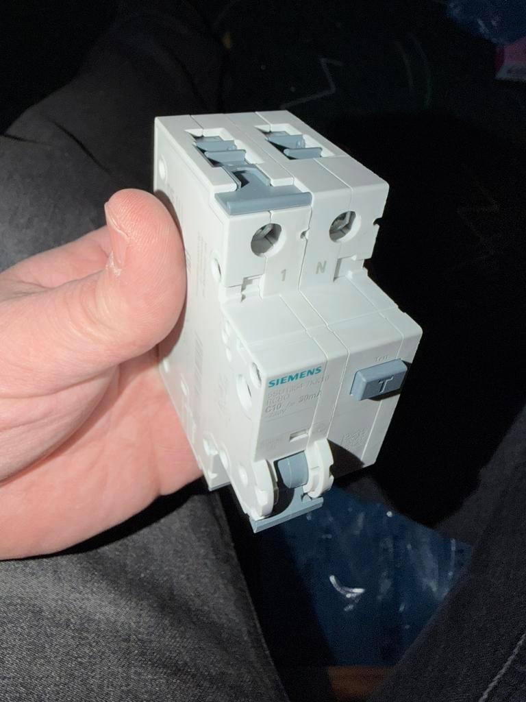 Siemens Aardlekschakelaar 2-polig, Ophalen of Verzenden, Nieuw