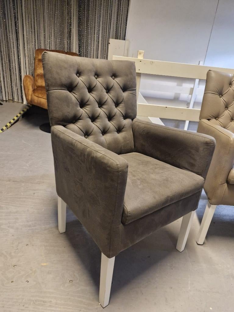 *OPRUIMING* 1 Landelijke Eetkamerstoel Bianca €209 NU €99 1, Overige kleuren, Nieuw, Ophalen of Verzenden, Landelijke eetkamerstoel Bianca Capiton Gratis Bezorging