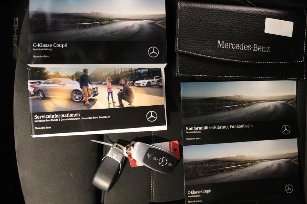 Mercedes-Benz C-Klasse Coupé 200 AMG Line Night Edition NIE, Auto's, Automaat, 12 maanden, 4 cilinders, 4 stoelen