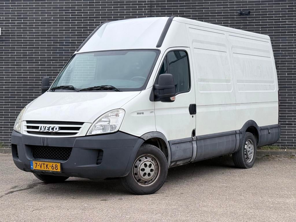 Iveco Daily 35S12V 330 H2, Achterwielaandrijving, Gebruikt, Iveco, 116 pk