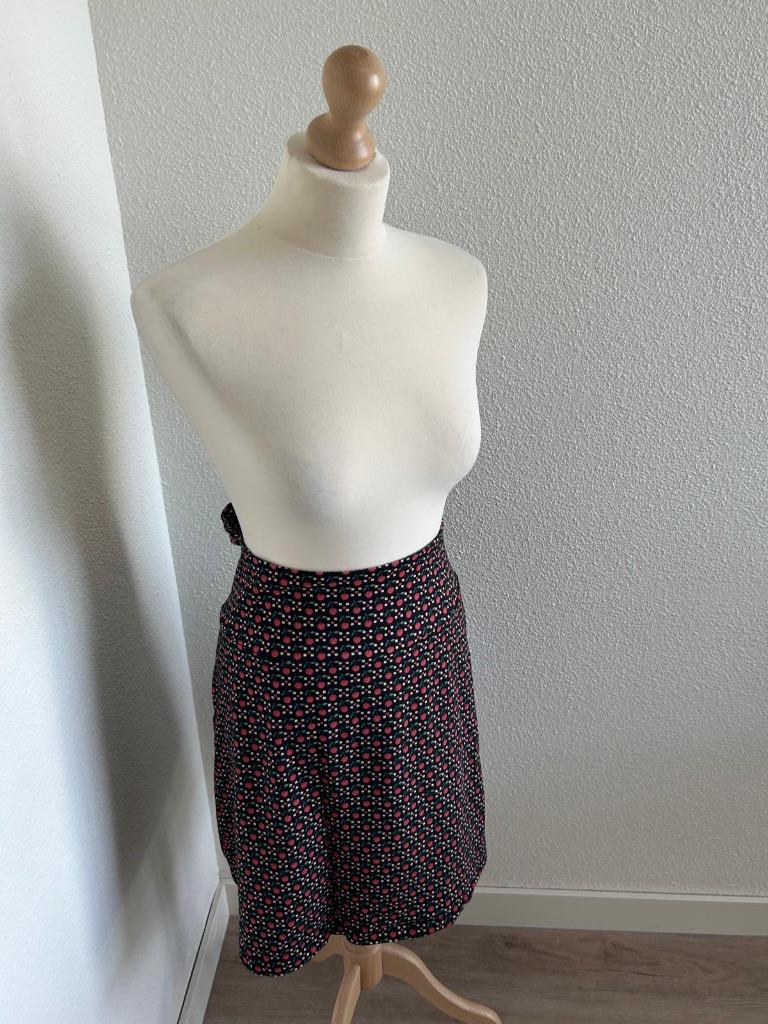 King Louie maat M kersen rokje 337, Kleding | Dames, Rokken, Maat 38/40 (M), Ophalen of Verzenden, Zo goed als nieuw, King Louie
