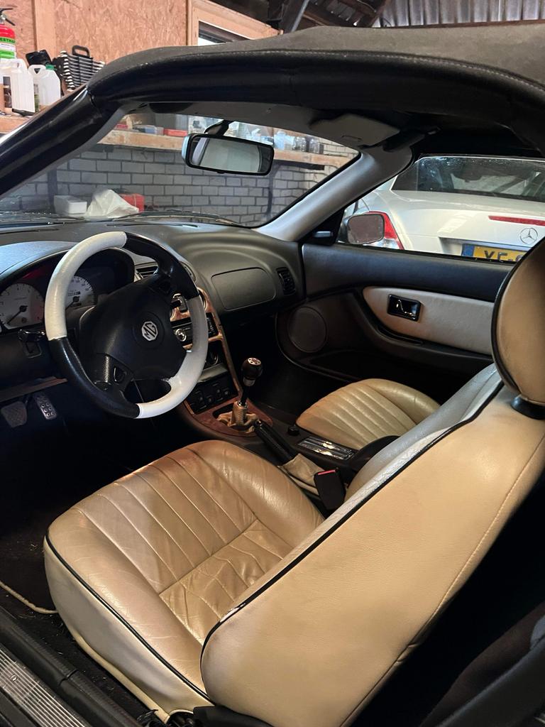 Mooie gave MGF1800i te koop., Auto's, MG, Achterwielaandrijving, 1049 kg, Beige, 4 cilinders