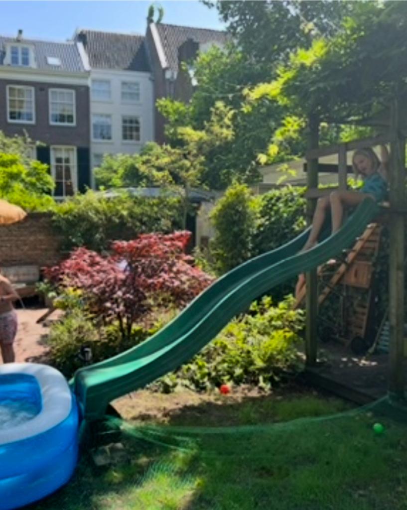 Stevige, lange groene glijbaan!, Kinderen en Baby's, Speelgoed | Buiten | Speeltoestellen, Ophalen, Zo goed als nieuw, Glijbaan