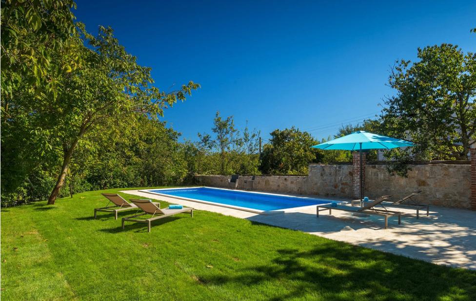 Vakantiehuis Kroatie 8 p beschikbaar 17-26 juni, 8 personen, 4 of meer slaapkamers, Open haard, Landelijk