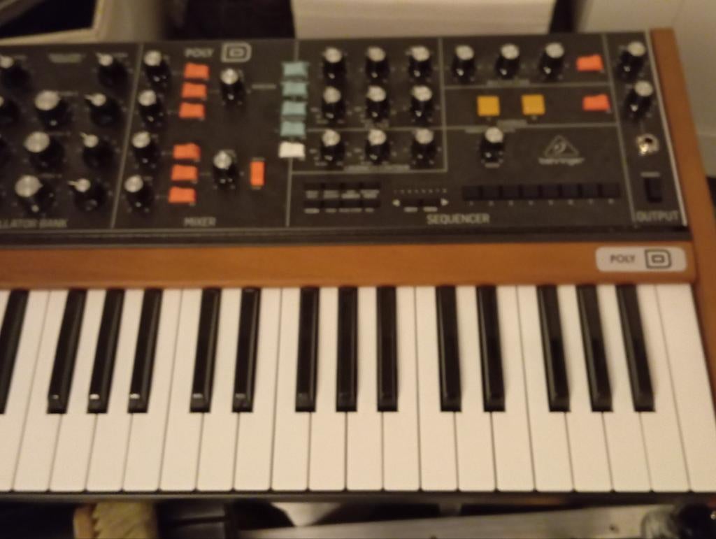 Behringer Poly D synthesizer, Muziek en Instrumenten, Ophalen of Verzenden