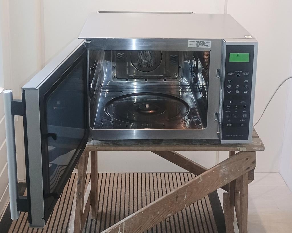 Sharp R-961(IN)W vrijstaande combimagnetron heteluchtoven, Combimagnetron, Gebruikt, Verzenden, .