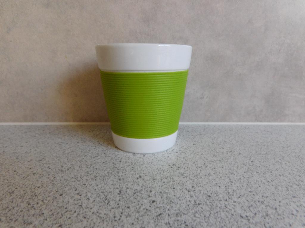 Mok 8x7,5 cm. Groen Canteen Bodum, Huis en Inrichting, Keuken | Servies, Ophalen of Verzenden, Zo goed als nieuw, Overige stijlen