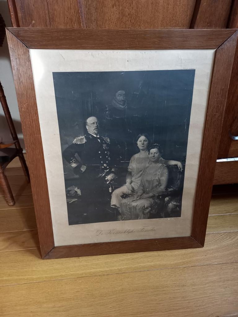 Schilderij Koninklijke Familie, Ophalen