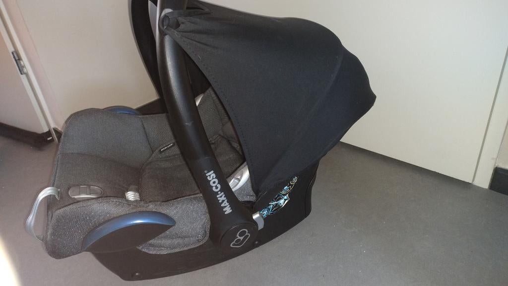 Maxi cosi cabriofix incl stoelverkleiner, Ophalen, 0 t/m 13 kg, Maxi-Cosi, Gebruikt