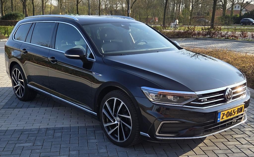 Volkswagen Passat 1.4 TSI PHEV GTE Business 218 pk (7-2020), Zwart, Plug-in hybride, Vierwielaandrijving, Geïmporteerd