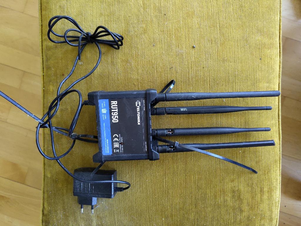 Teltonica mobiel internet modem, Ophalen, Zo goed als nieuw, Router met modem, Teltonika