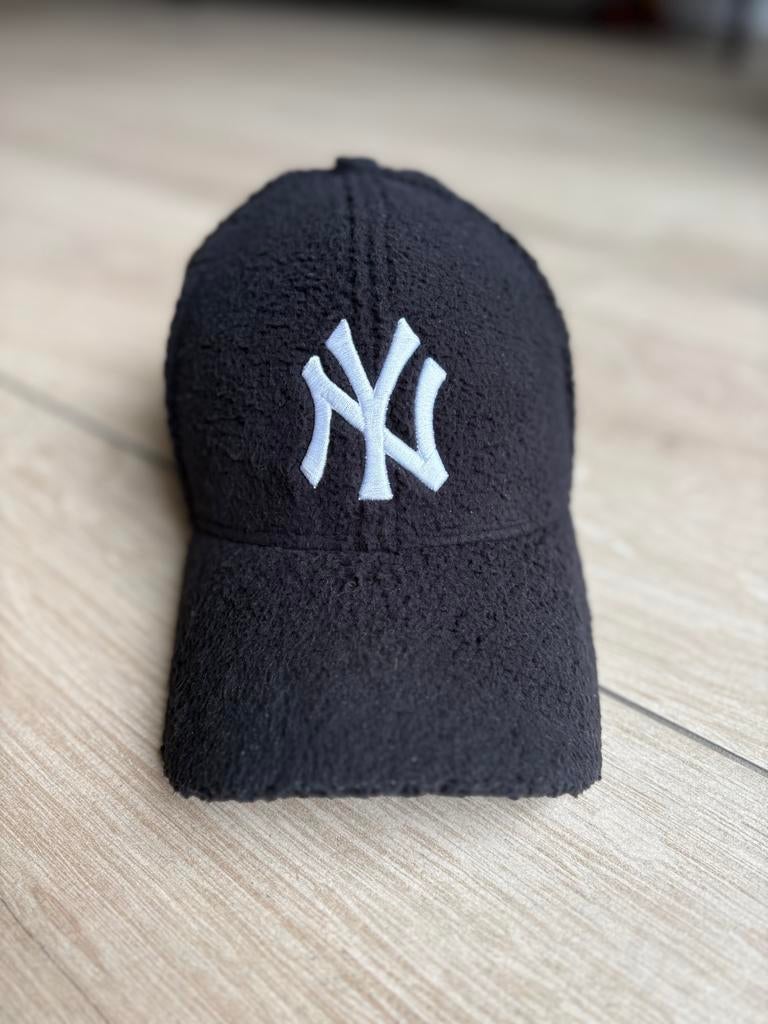 New Era New York Yankees Winter Borg 9FORTY pet, verstelbaar, Ophalen of Verzenden, Zo goed als nieuw, One size fits all, Pet