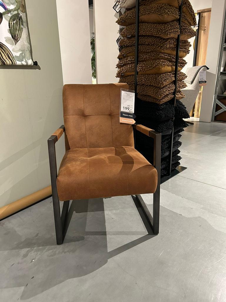 Oro (SHOWMODEL), Huis en Inrichting, Fauteuils, Zo goed als nieuw, 50 tot 75 cm, 75 tot 100 cm, Ophalen