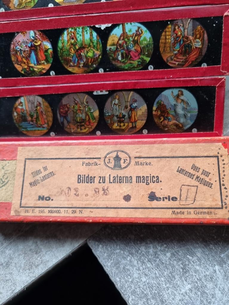 Antieke toverlantaarn glasplaten in originele doosjes, Verzamelen, Fotografica en Filmapparatuur, Ophalen of Verzenden