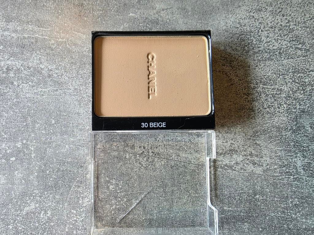 Chanel Vitalumiere Compact Douceur 30 Beige nieuw, Gehele gezicht, Beige, Onbekend, Nieuw