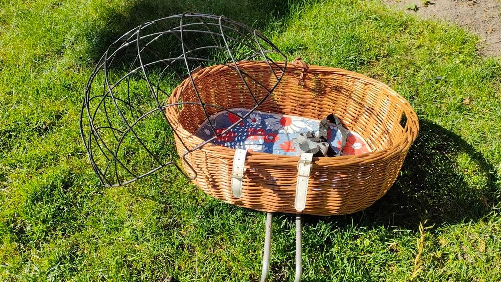 Fietsmand voor hond, Ophalen