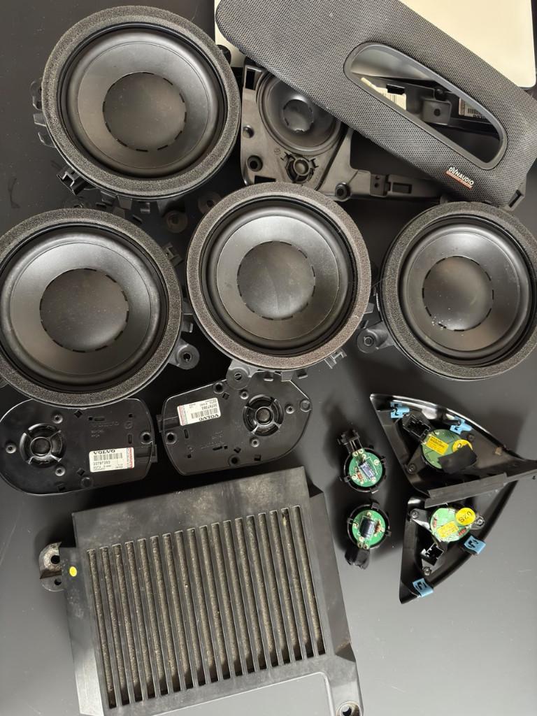Volvo P3 DynAudio volledige set 12 speakers + versterker, Ophalen, Gebruikt, Volvo