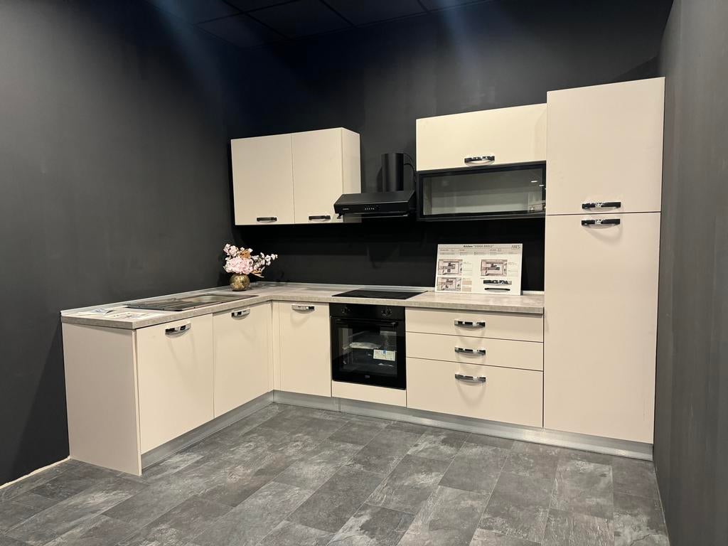Diverse showmodel keukens inclusief inbouwapparatuur, Ophalen, Overige typen, Zo goed als nieuw, Overige kleuren