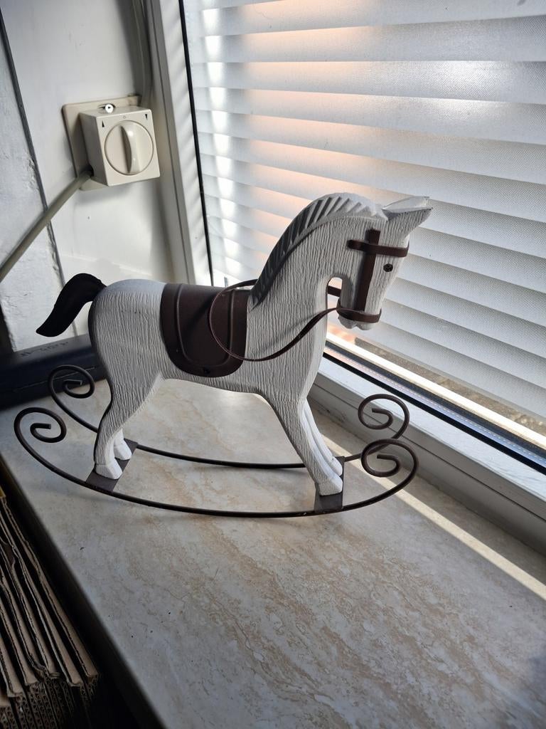 Decoratief houten hobbelpaard met metalen onderstel, Huis en Inrichting, Woonaccessoires | Overige, Ophalen of Verzenden, Zo goed als nieuw