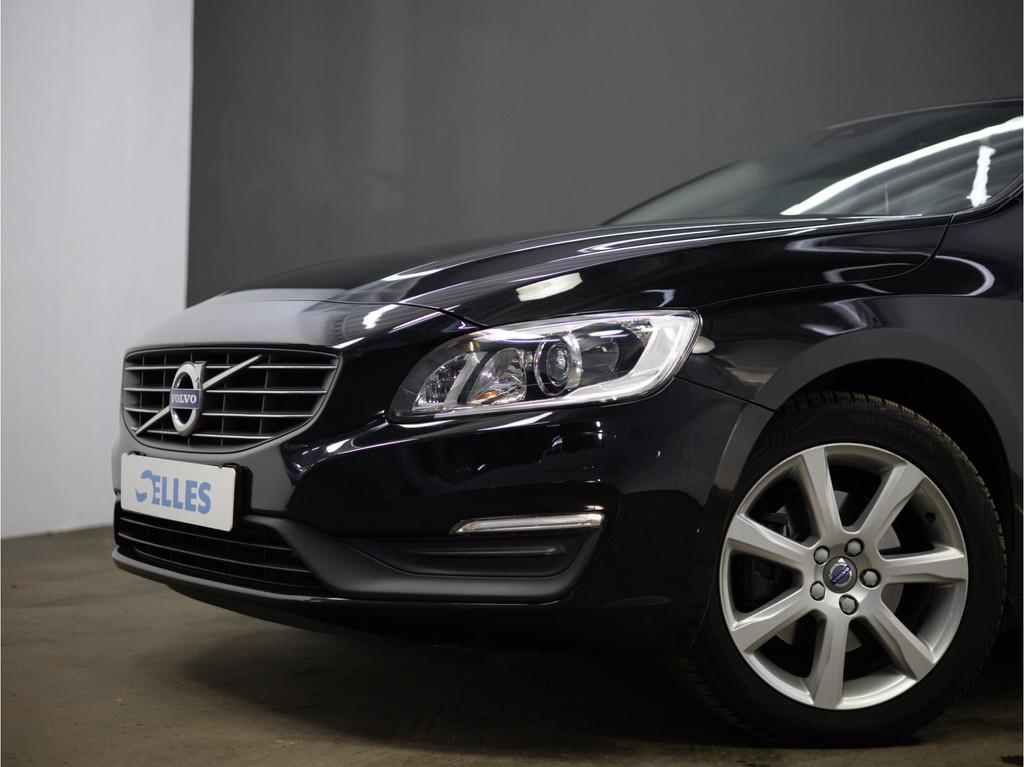 Volvo V60 1.5 T3 Nordic+ | Trekhaak | Stoelverwarming |, 4 cilinders, Leder en Stof, Zwart, Origineel Nederlands