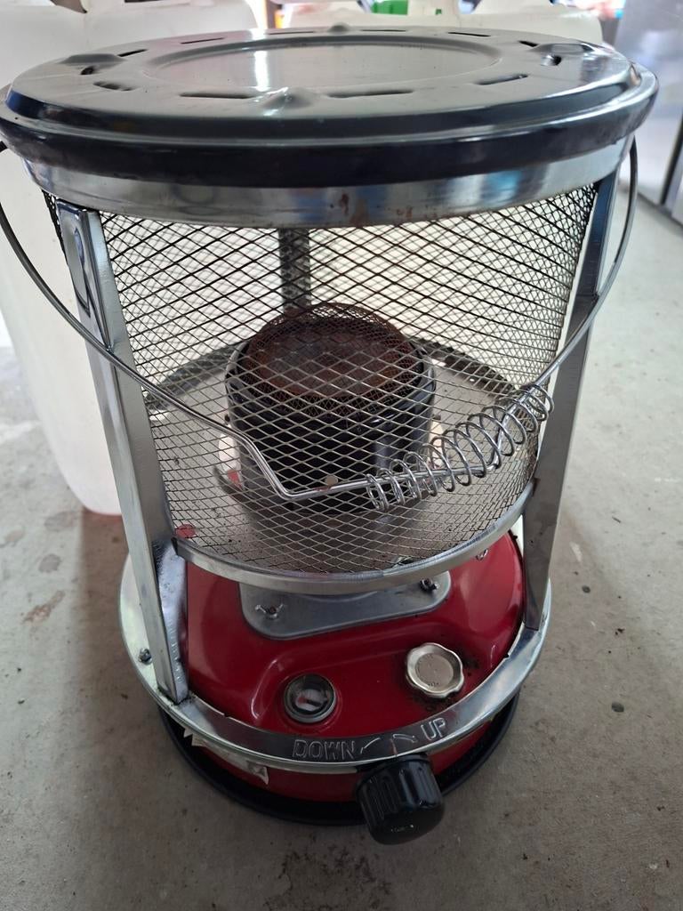 Petrolium kachel met 4 kannen en overheveling pomp, Ophalen of Verzenden