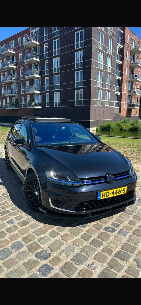 GOLF GTE ZWART DSG ,PANO,LED,MAXTON !!, Stof, Zwart, 4 cilinders, Zwart