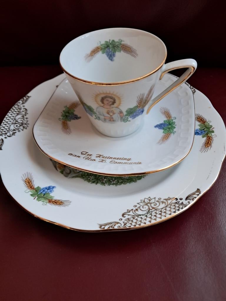 Communie servies, Ophalen