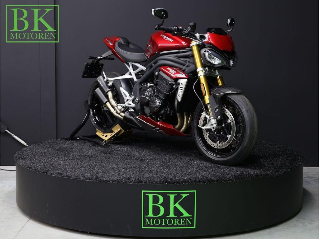 TRIUMPH SPEED TRIPLE 1200 RS | Carnival Red