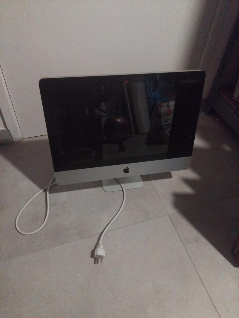 Defect apple imac a1311 gaat niet aan kapot prijs €20, Computers en Software, Apple Desktops, Ophalen of Verzenden