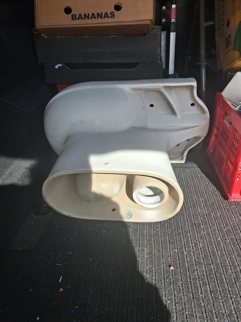 Wc pot NIEUW met bevestigings materiaal vloeruitloop, Doe-het-zelf en Verbouw, Sanitair, Ophalen, Nieuw, Toilet