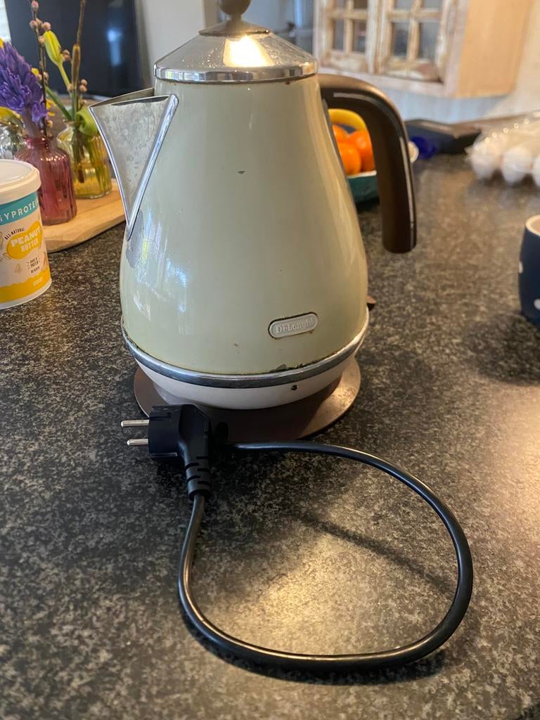 Delonghi waterkoker vintage look, 1 tot 2 liter, Ophalen of Verzenden, Gebruikt