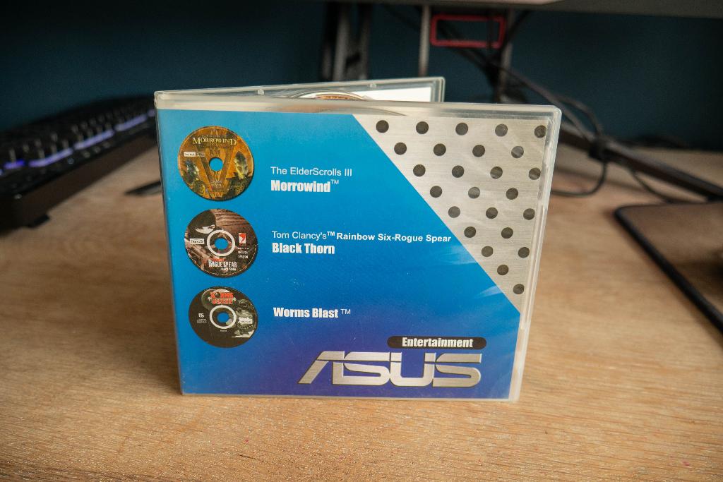 Asus OEM PC Games Bundel (Morrowind, Rainbow Six, etc.), Spelcomputers en Games, Games | Pc, Zo goed als nieuw, Overige genres