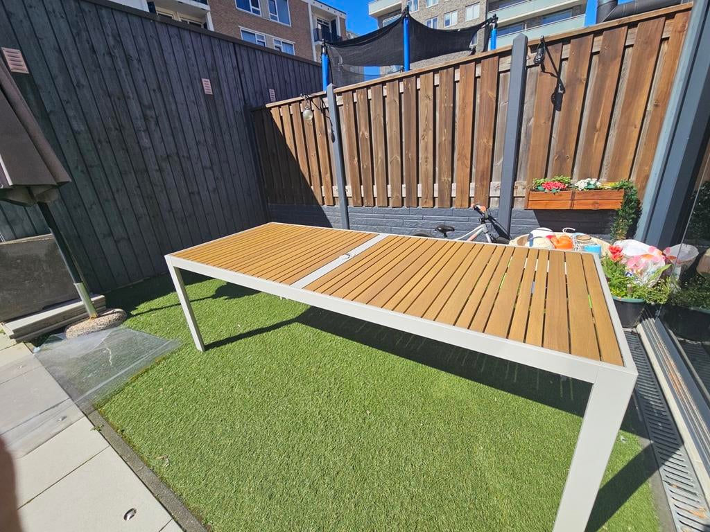 Ikea Sjalland tuintafel 220x90cm met parasolhouder, Ophalen