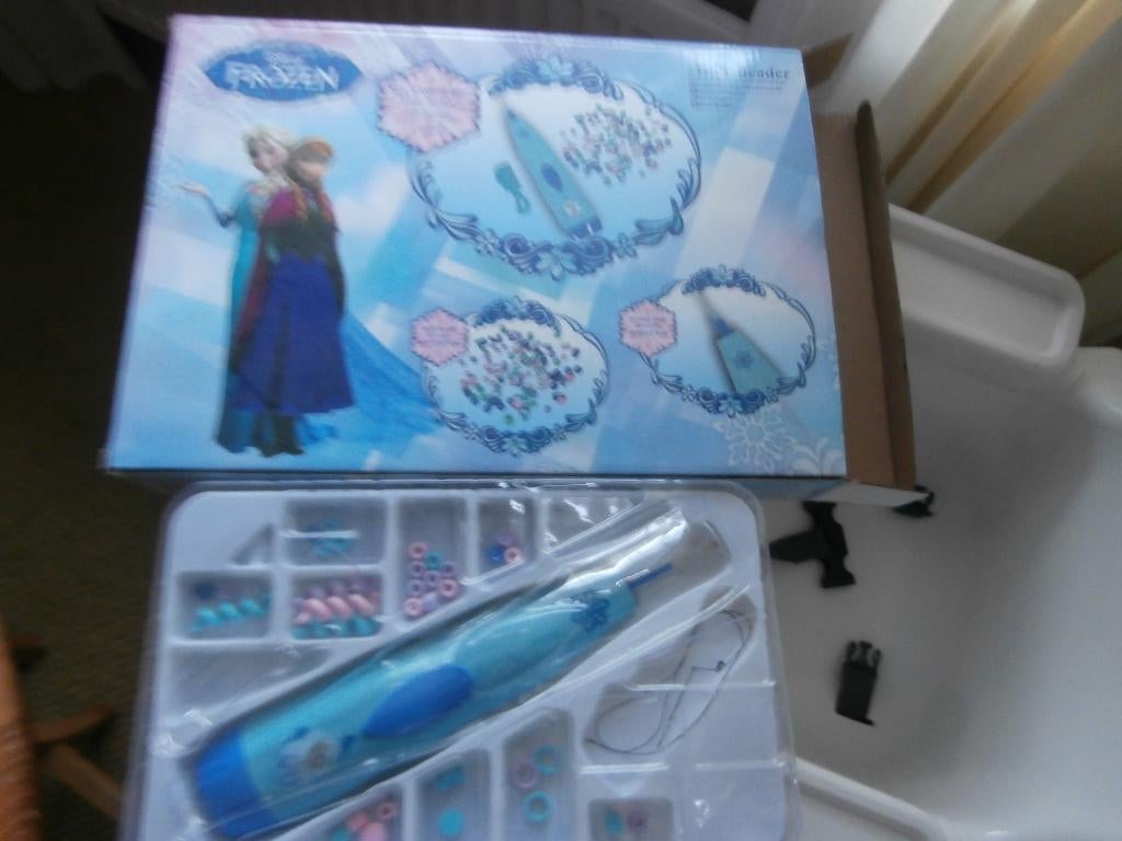 Disney Frozen kralen rijger apparaat hair beader knutselen, Kinderen en Baby's, Speelgoed | Educatief en Creatief, Ophalen of Verzenden