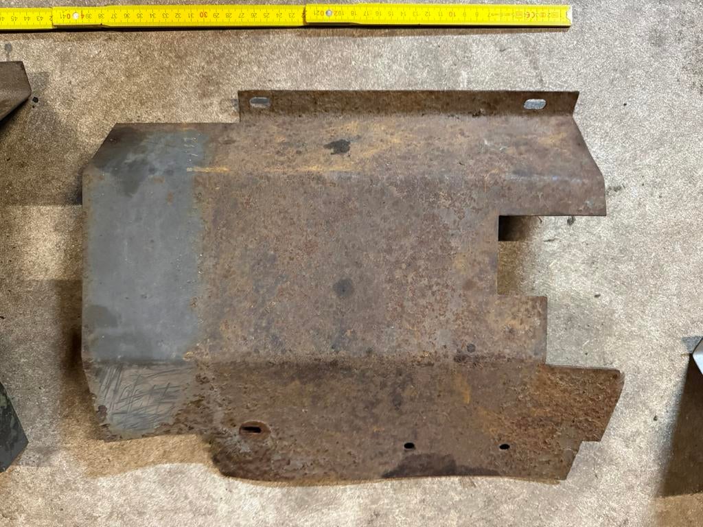 Plaatwerk achteras fendt farmer 100, Hobby en Vrije tijd, Ophalen of Verzenden, Gebruikt