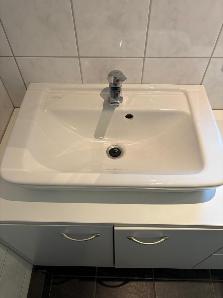 Badkamermeubel met wasbak en kraan en spiegel, Ophalen, Gebruikt, 100 tot 150 cm, Minder dan 100 cm