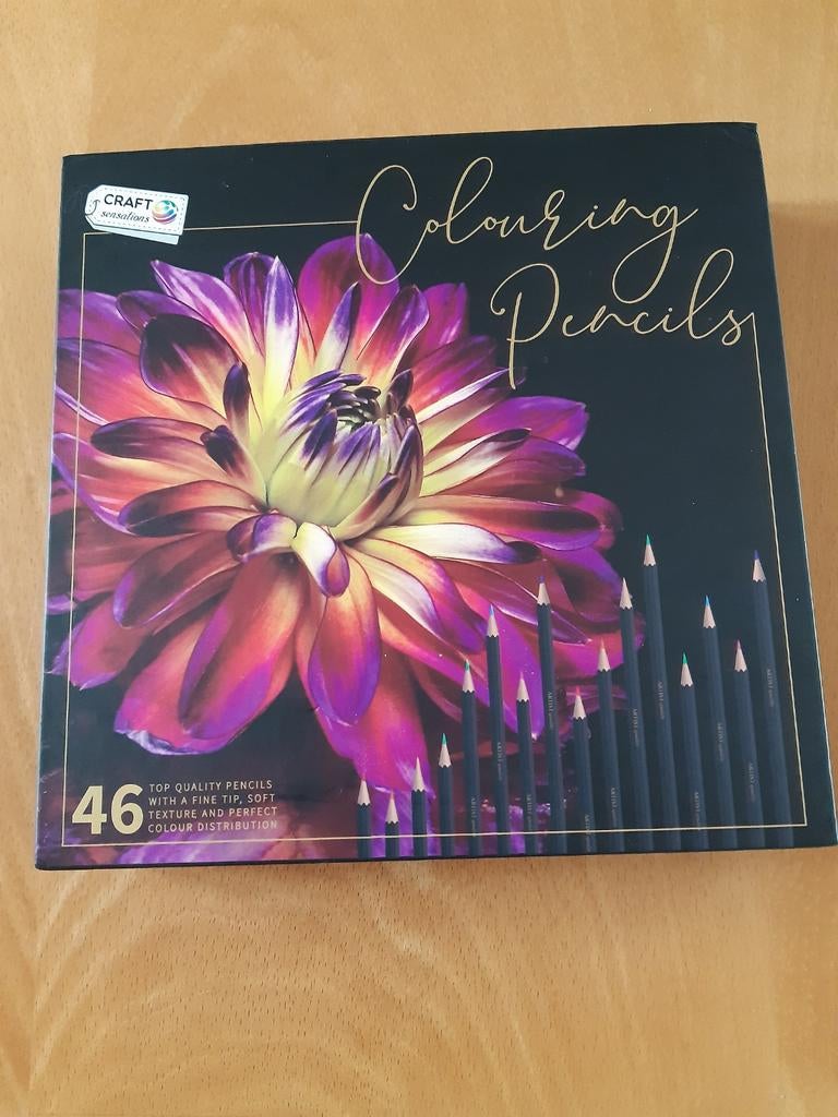 Mooie doos kleurpotloden., Hobby en Vrije tijd, Tekenen, Ophalen