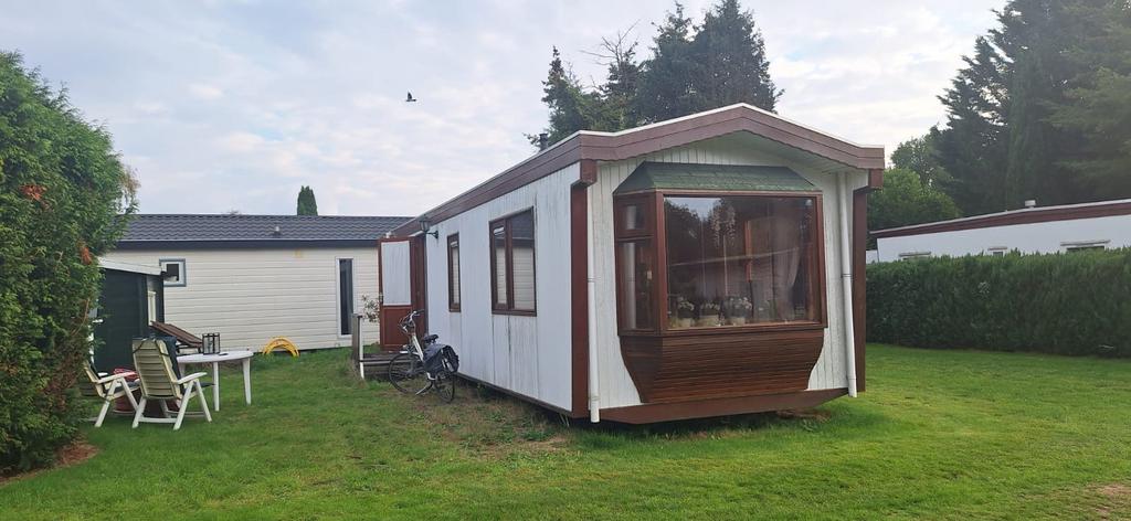 Te koop chalet caravan met staanplaats in Hulshorst, Tot en met 2