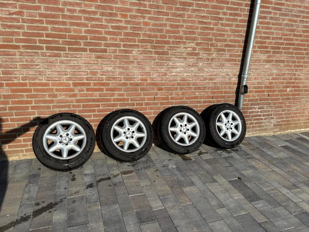 Mercedes w203 winterbanden set, bridgestone blizzak, Ophalen, Gebruikt, 16 inch, Banden en Velgen