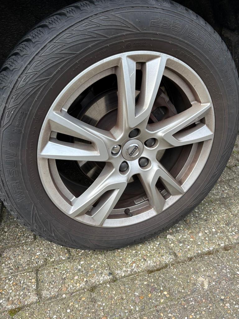 Volvo 18 inch velgen met winterbanden (XC40/XC60), Ophalen, 18 inch, Gebruikt, Banden en Velgen