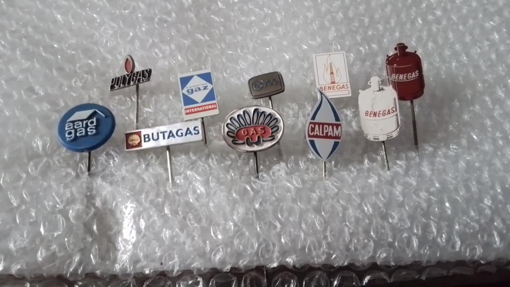 10 verschillende speldjes vloeibaar gas, Verzamelen, Ophalen of Verzenden, Zo goed als nieuw