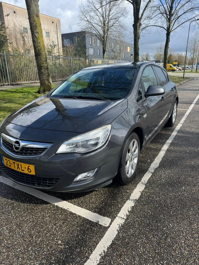 Opel Astra 1.4 Turbo Automaat + LPG | APK 2027 | Camera, Auto's, 4 cilinders, Origineel Nederlands, 75 €/maand, Parkeersensor