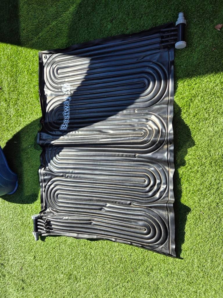 Twee Bestway solarmatten voor zwembadverwarming, Ophalen